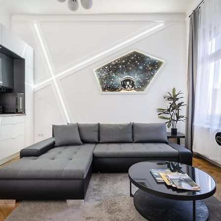 Galaxy Cube Apartment Budapeste Exterior foto