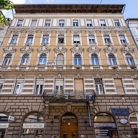 Galaxy Cube Apartment Budapeste Exterior foto