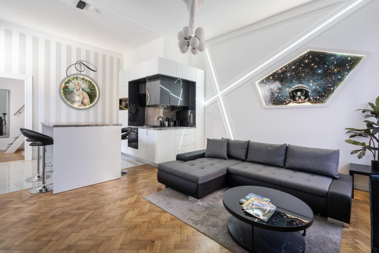 Galaxy Cube Apartment Budapeste Exterior foto