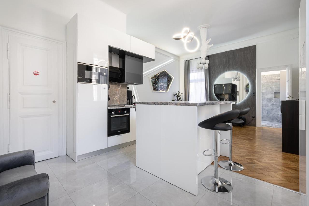 Galaxy Cube Apartment Budapeste Exterior foto